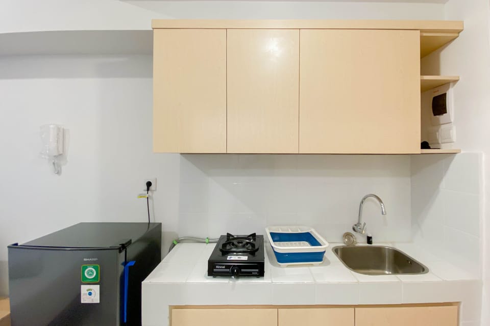Studio | Private kitchen | Full-size fridge, stovetop