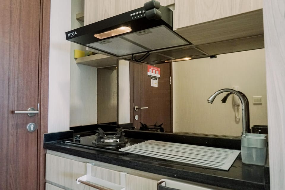 Studio | Private kitchen | Full-size fridge, stovetop