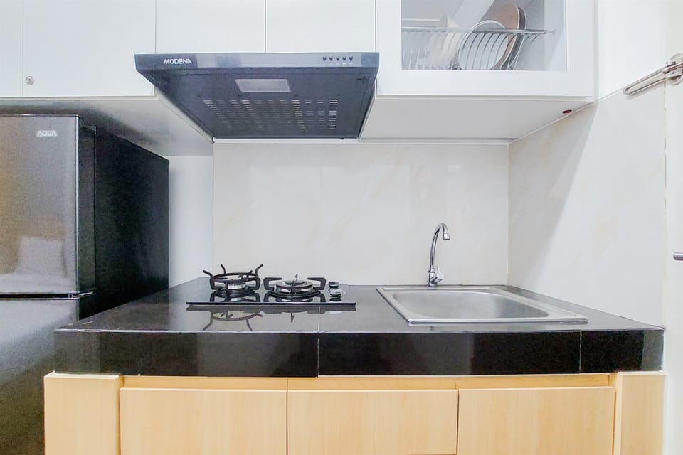 Studio | Private kitchen | Full-size fridge, stovetop