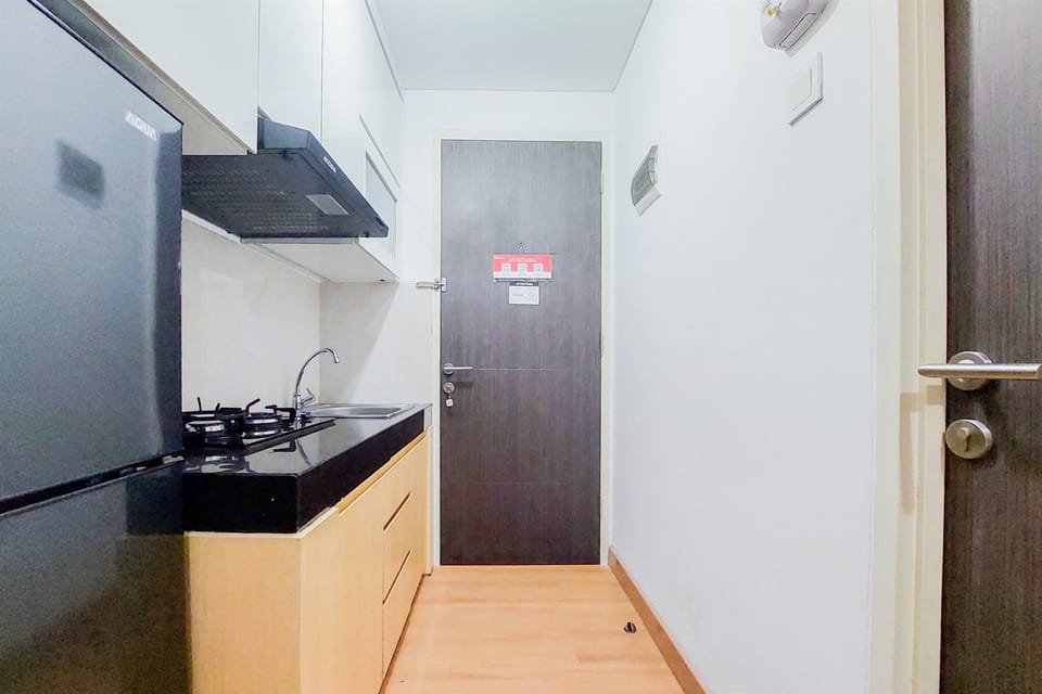 Studio | Private kitchen | Full-size fridge, stovetop