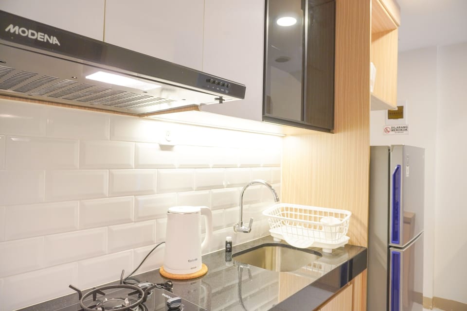 Apartment | Private kitchen | Full-size fridge, stovetop