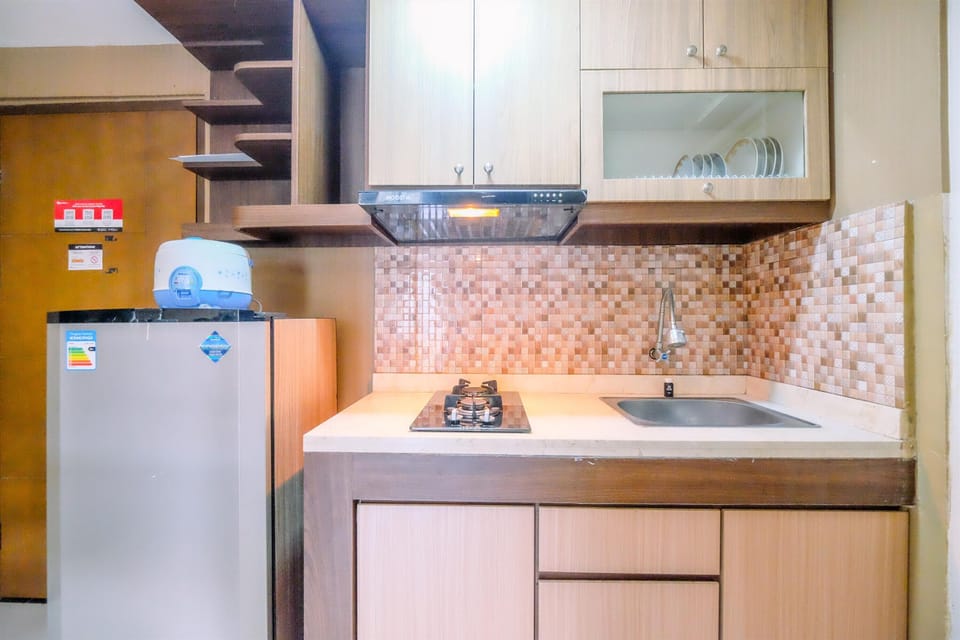 Apartment | Private kitchen | Full-size fridge, stovetop