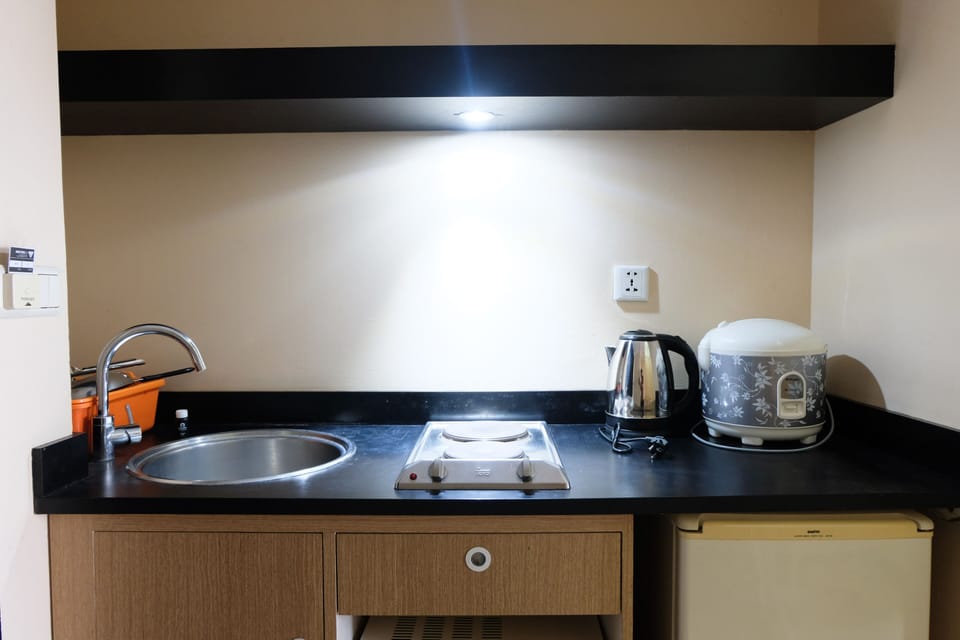Apartment | Private kitchen | Full-size fridge, stovetop