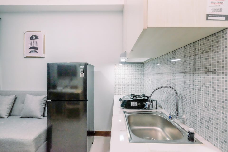 Apartment | Private kitchen | Full-size fridge, stovetop