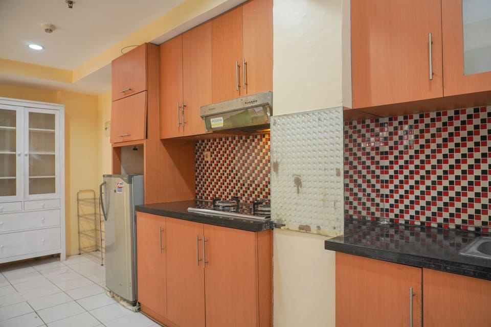 Apartment | Private kitchen | Full-size fridge, stovetop