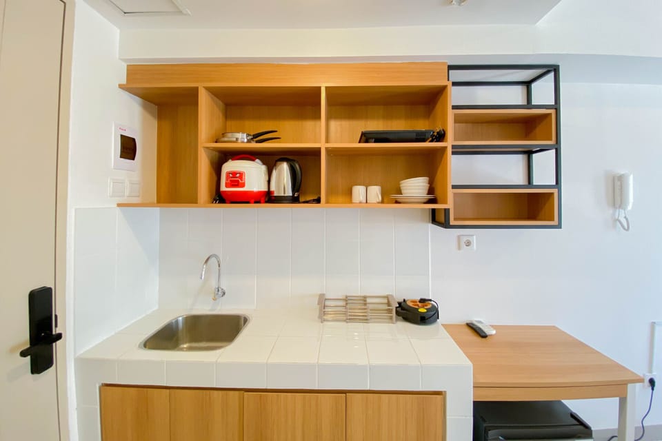 Studio | Private kitchen | Full-size fridge, stovetop