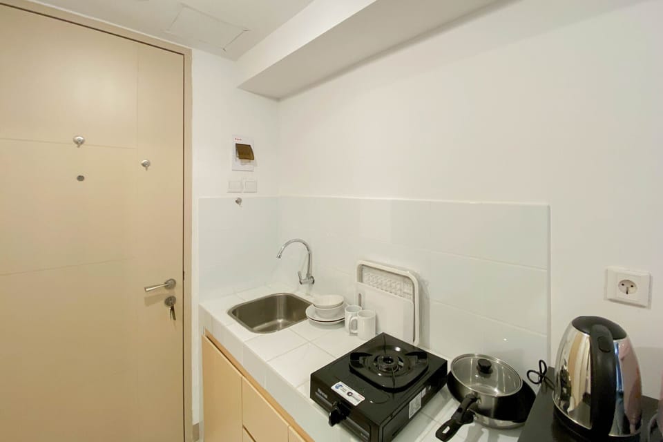 Studio | Bathroom | Shower, free toiletries, towels