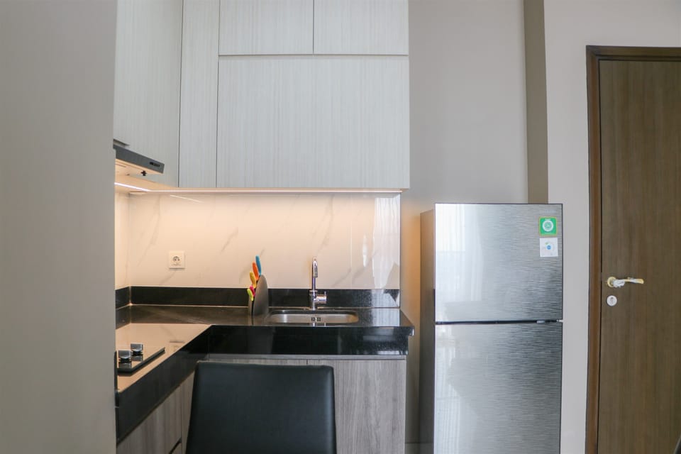 Apartment | Private kitchen | Full-size fridge, stovetop