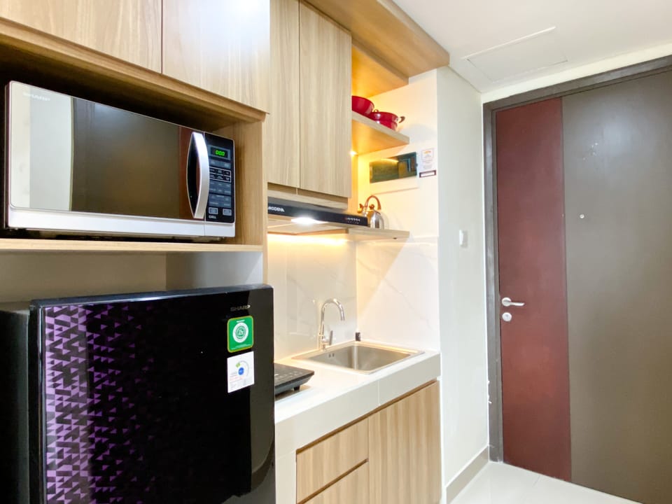 Studio | Private kitchen | Full-size fridge, stovetop