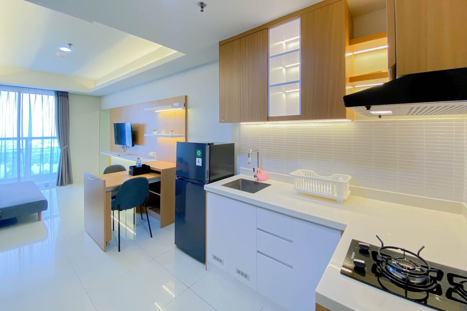 Apartment | Private kitchen | Full-size fridge, stovetop