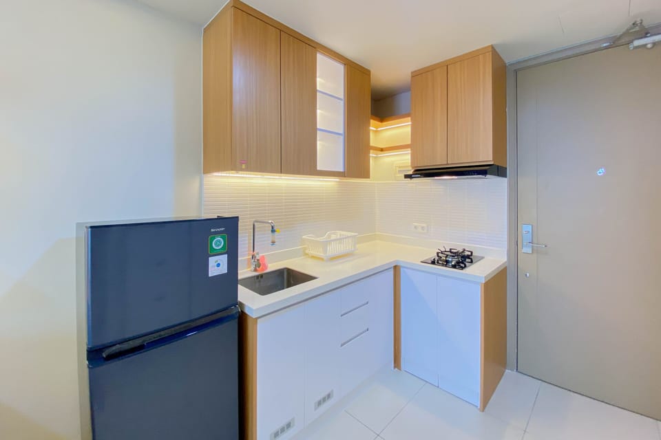 Apartment | Private kitchen | Full-size fridge, stovetop