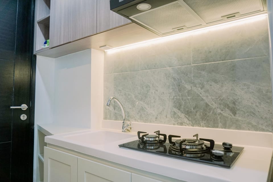 Studio | Private kitchen | Full-size fridge, stovetop