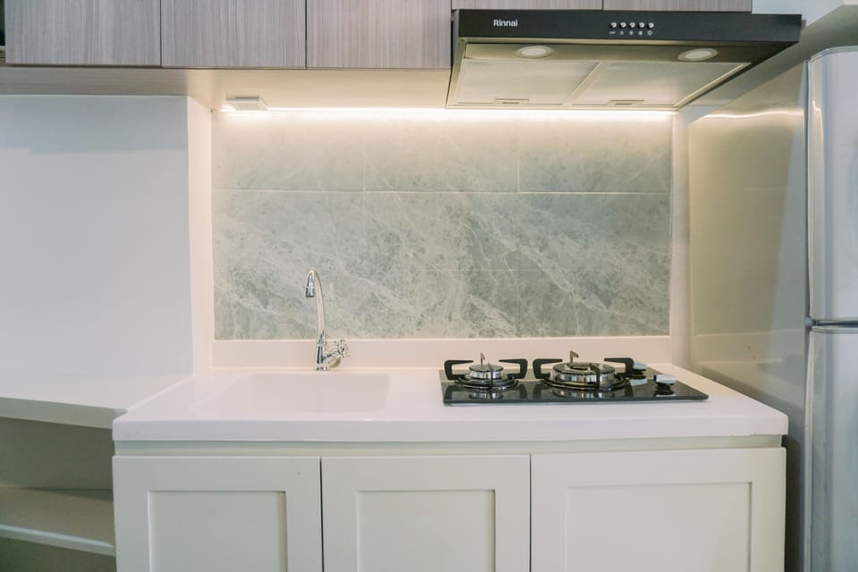 Studio | Private kitchen | Full-size fridge, stovetop