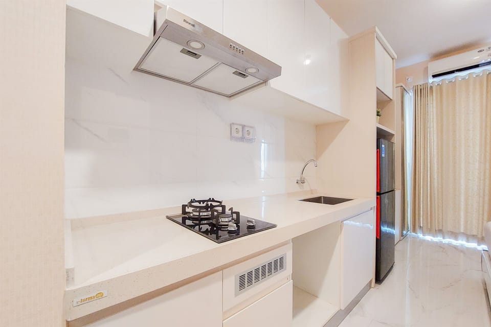 Studio | Private kitchen | Full-size fridge, stovetop