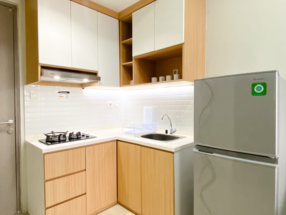 Apartment | Private kitchen | Full-size fridge, stovetop