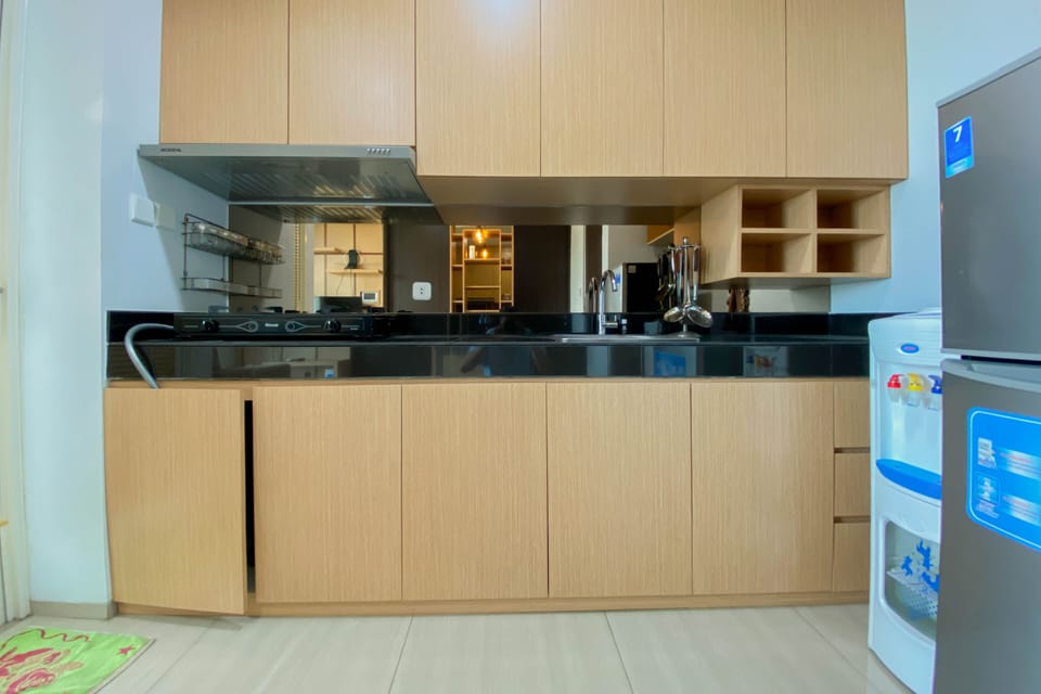 Apartment | Private kitchen | Full-size fridge, stovetop