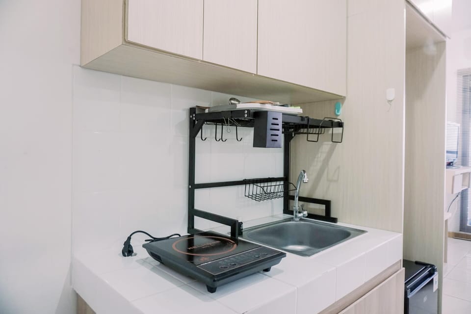 Studio | Private kitchen | Full-size fridge, stovetop
