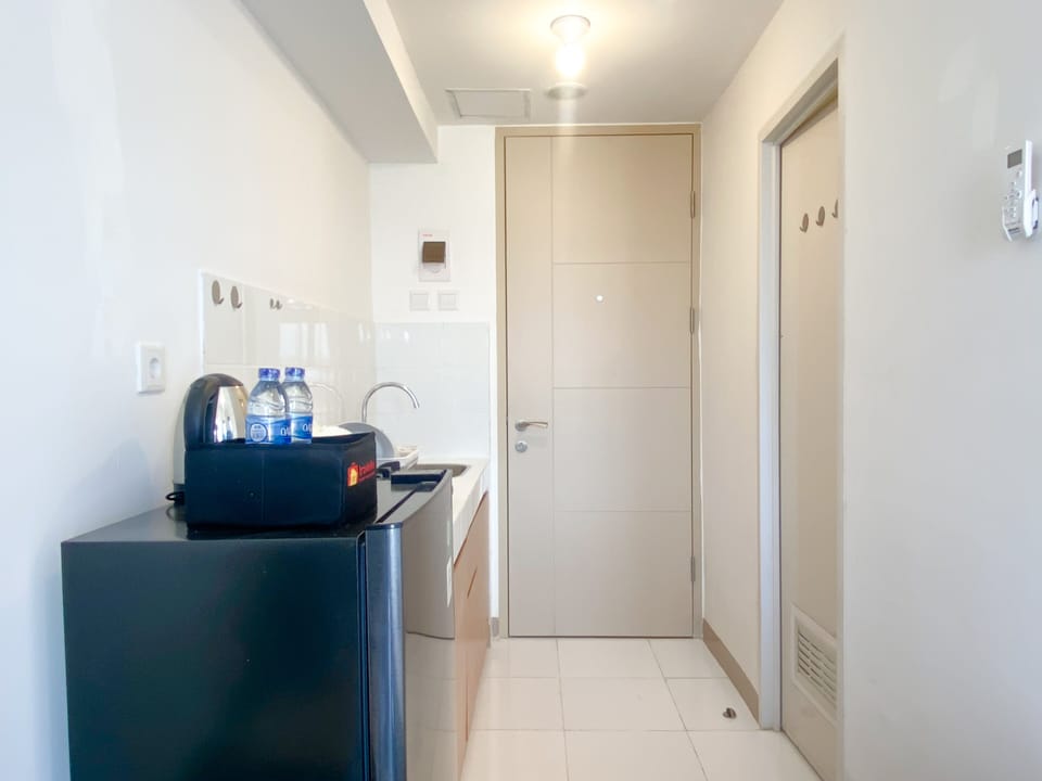 Studio | Private kitchen | Full-size fridge, stovetop