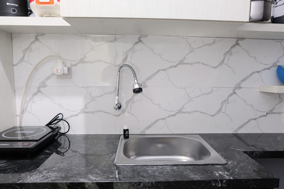Studio | Private kitchen | Full-size fridge, stovetop