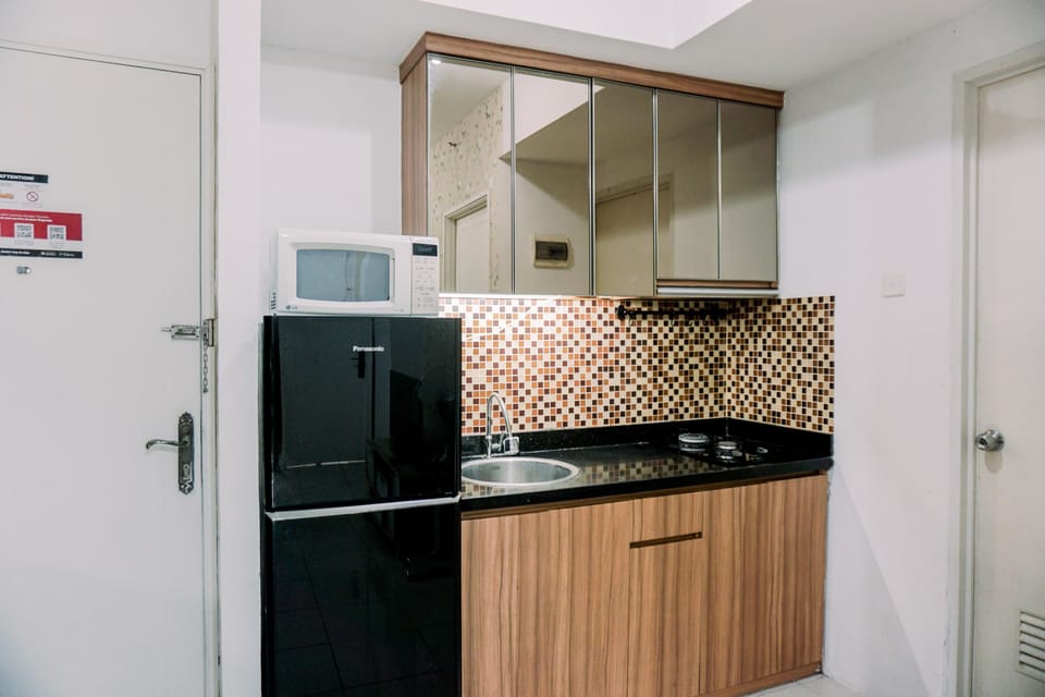 Apartment | Private kitchen | Full-size fridge, stovetop, electric kettle