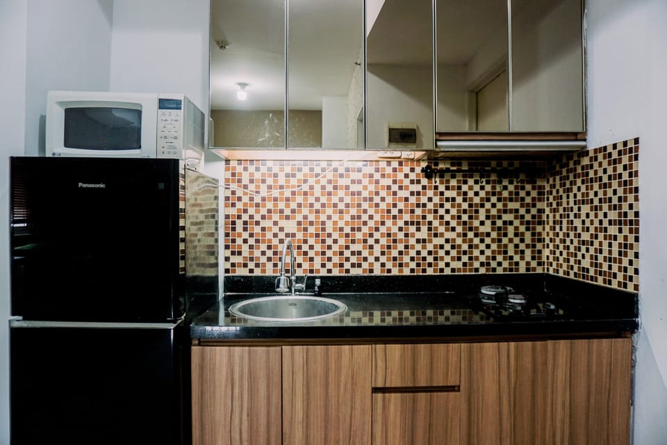Apartment | Private kitchen | Full-size fridge, stovetop, electric kettle