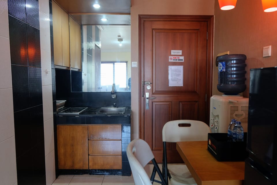 Studio | Private kitchen | Full-size fridge, stovetop
