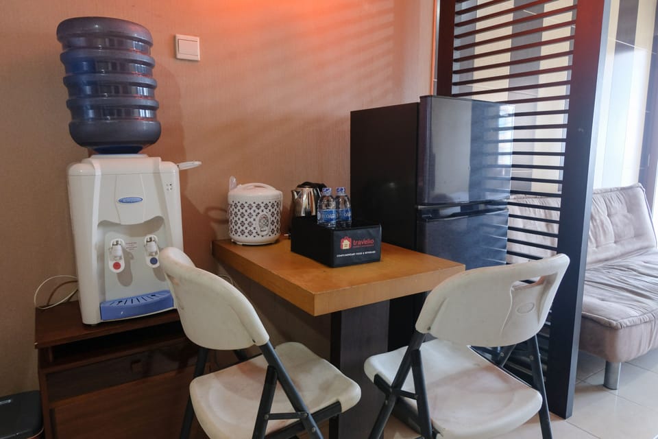 Studio | Private kitchen | Full-size fridge, stovetop