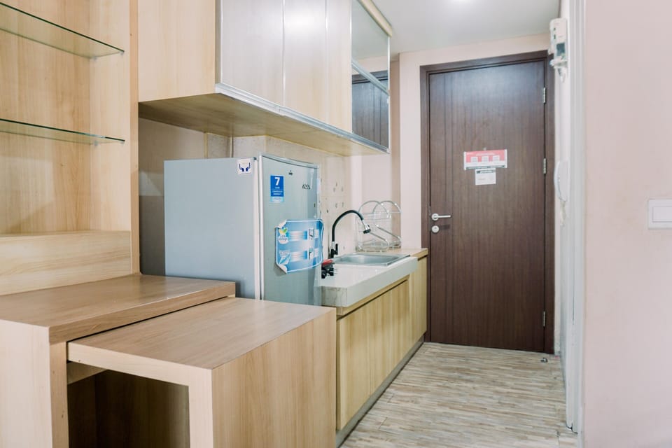 Studio | Private kitchen | Full-size fridge, stovetop
