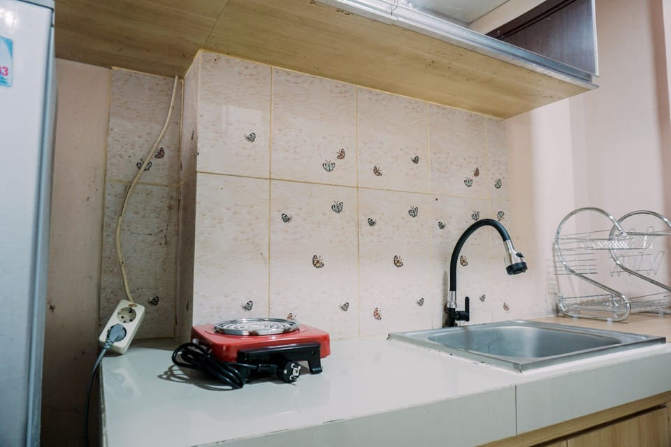 Studio | Private kitchen | Full-size fridge, stovetop