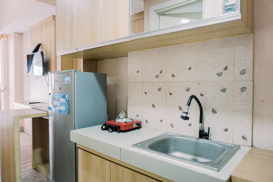 Studio | Private kitchen | Full-size fridge, stovetop