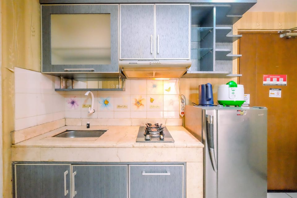 Apartment | Private kitchen | Full-size fridge, stovetop