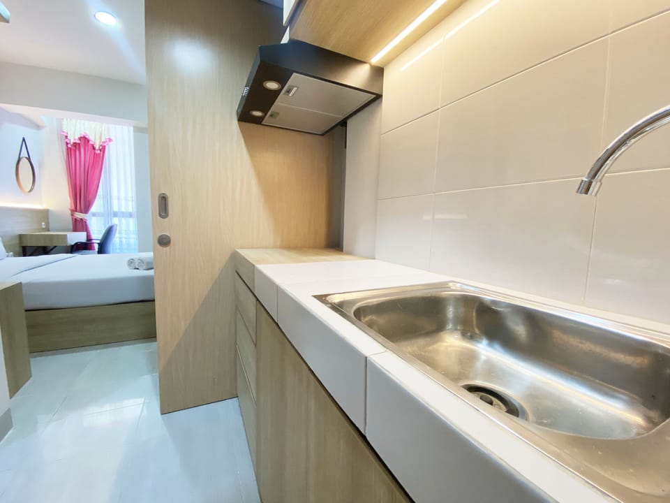 Studio | Private kitchen | Full-size fridge, stovetop