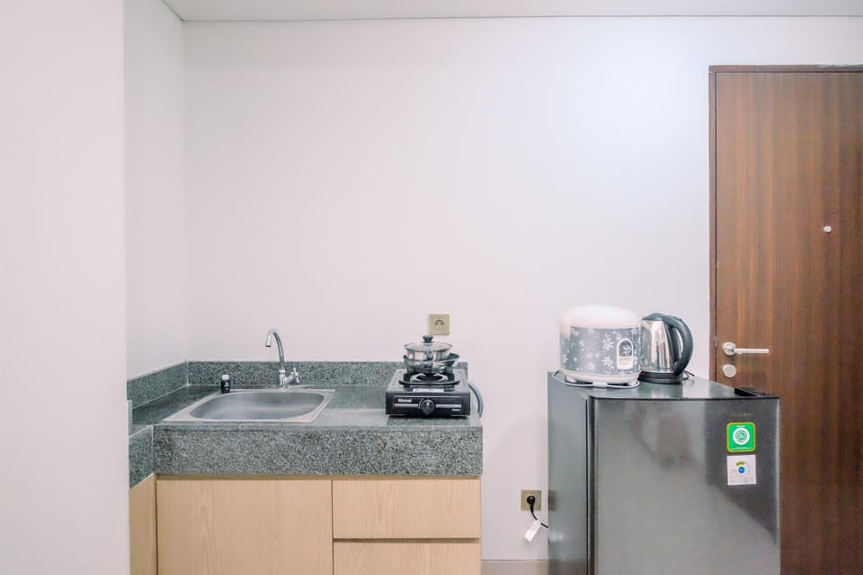 Apartment | Private kitchen | Full-size fridge, stovetop