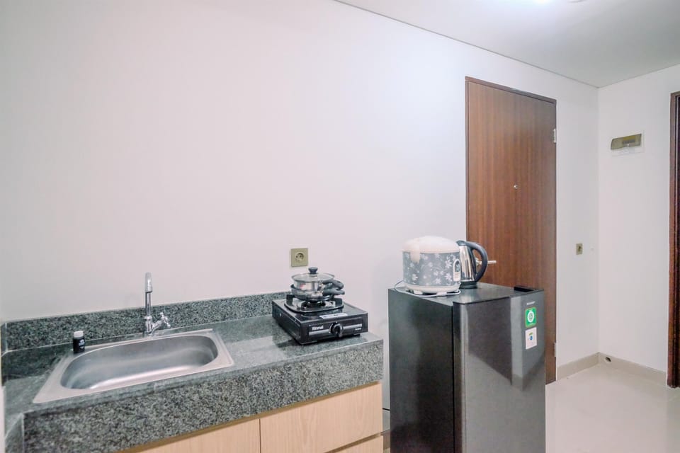 Apartment | Private kitchen | Full-size fridge, stovetop