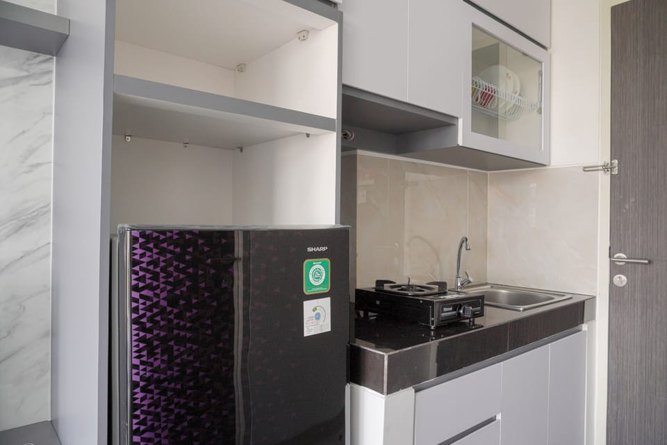 Studio | Private kitchen | Full-size fridge, stovetop