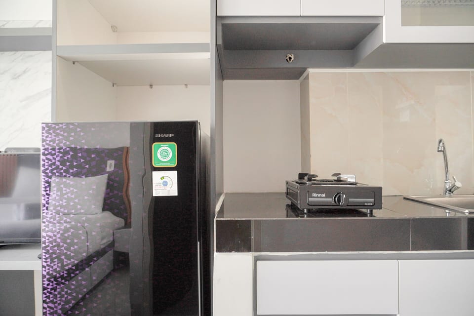 Studio | Private kitchen | Full-size fridge, stovetop