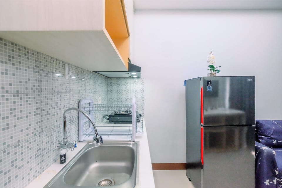 Apartment | Private kitchen | Full-size fridge, stovetop