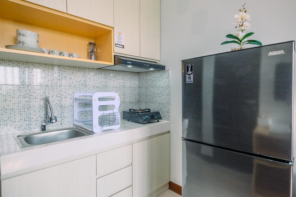 Apartment | Private kitchen | Full-size fridge, stovetop