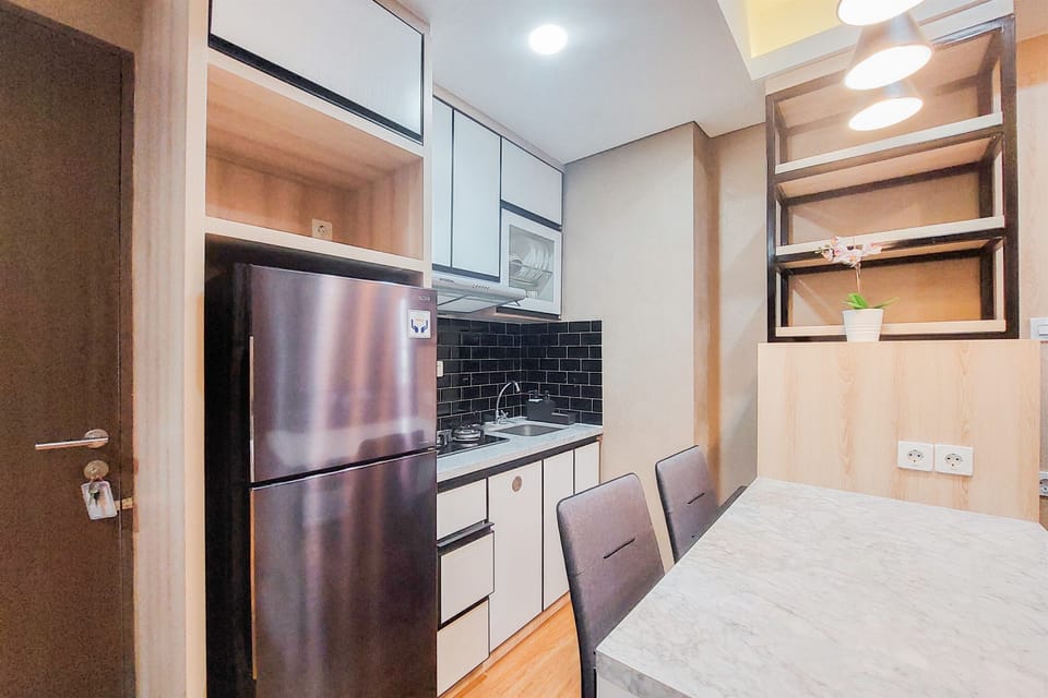 Apartment | Private kitchen | Full-size fridge, stovetop