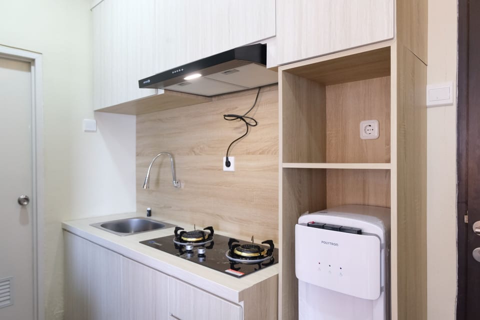 Apartment | Private kitchen | Full-size fridge, stovetop