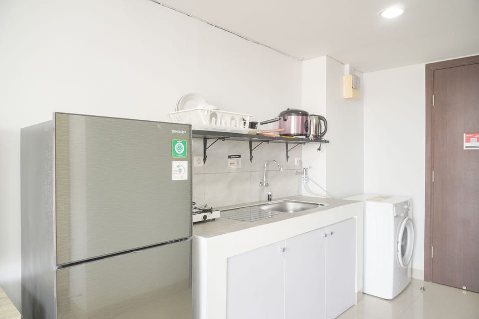Studio | Private kitchen | Full-size fridge, stovetop