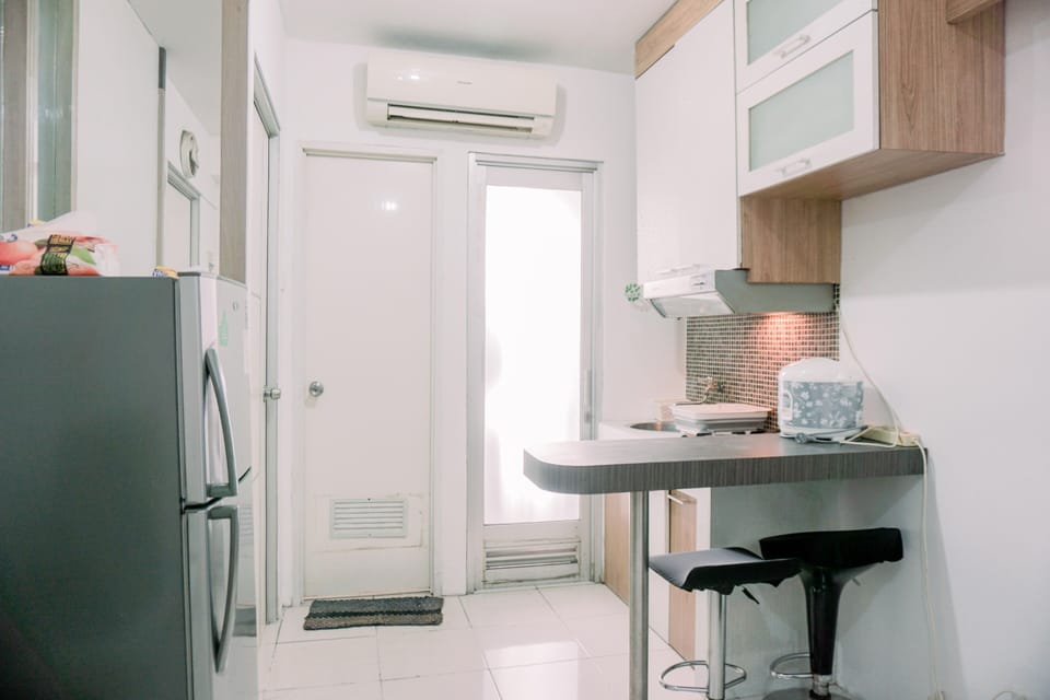 Apartment | Private kitchen | Full-size fridge, stovetop, electric kettle