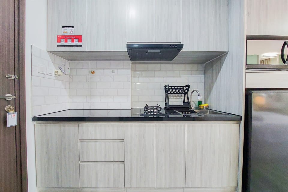 Studio | Private kitchen | Full-size fridge, stovetop