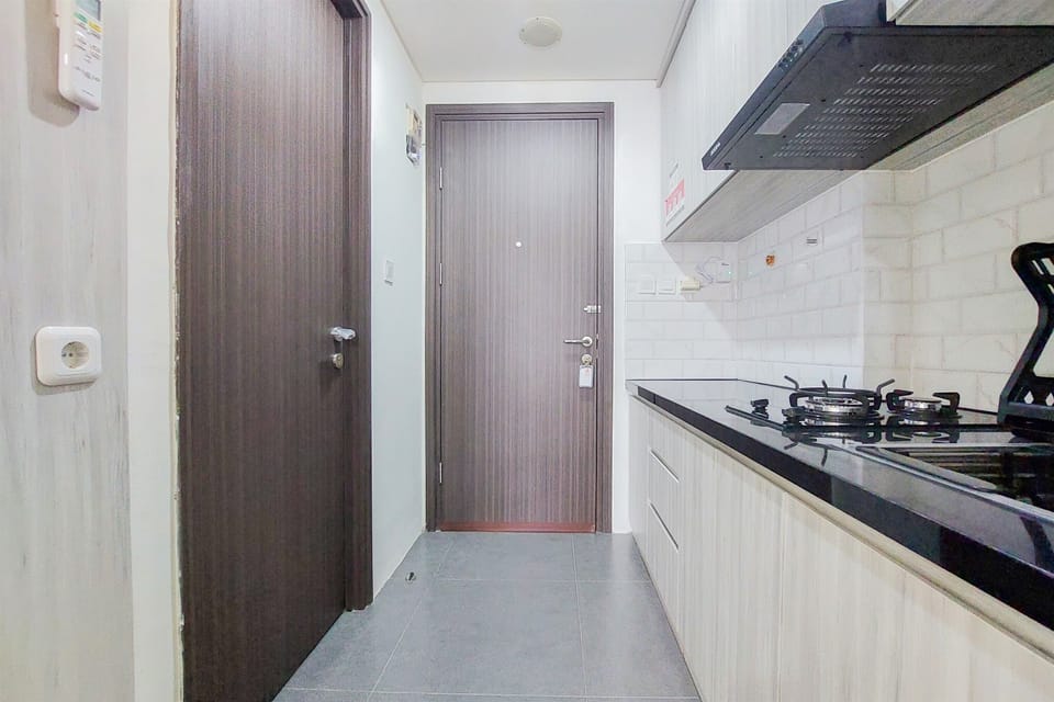 Studio | Private kitchen | Full-size fridge, stovetop