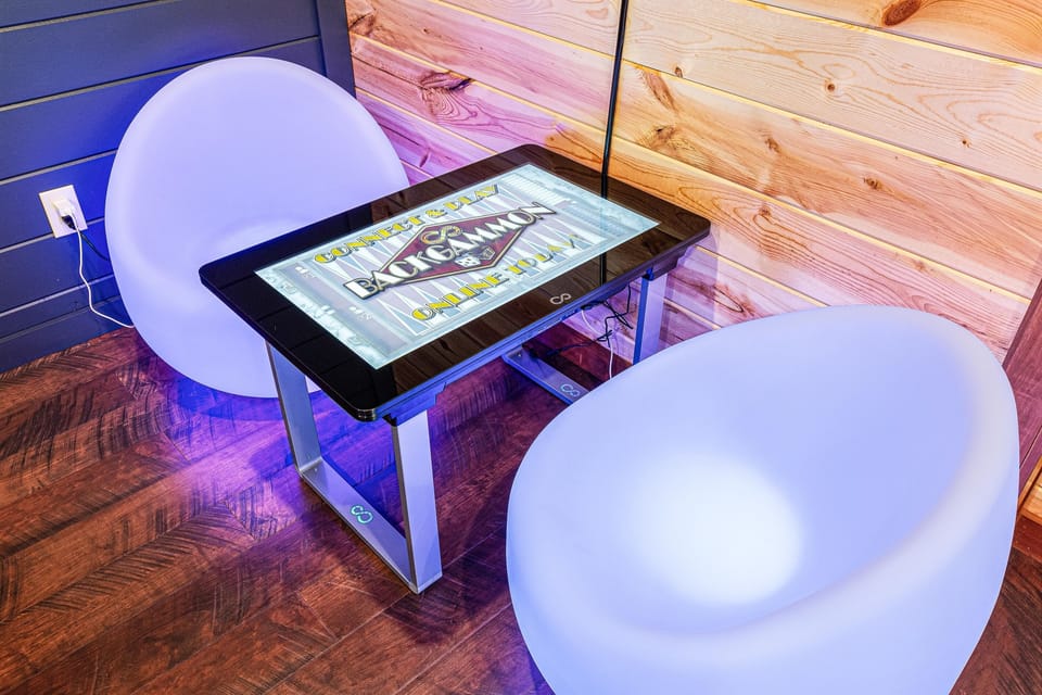 Infinity Table