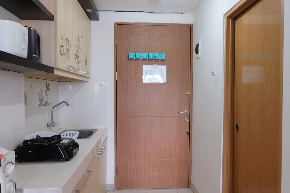 Studio | Private kitchen | Full-size fridge, stovetop