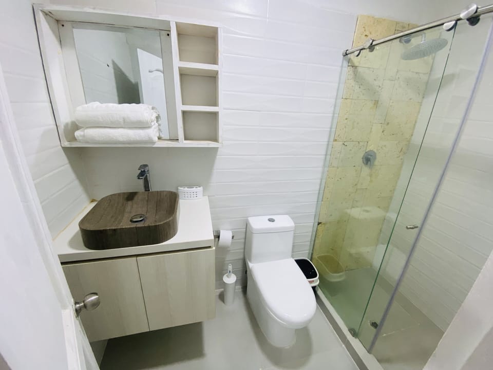 Standard Double Room | Bathroom