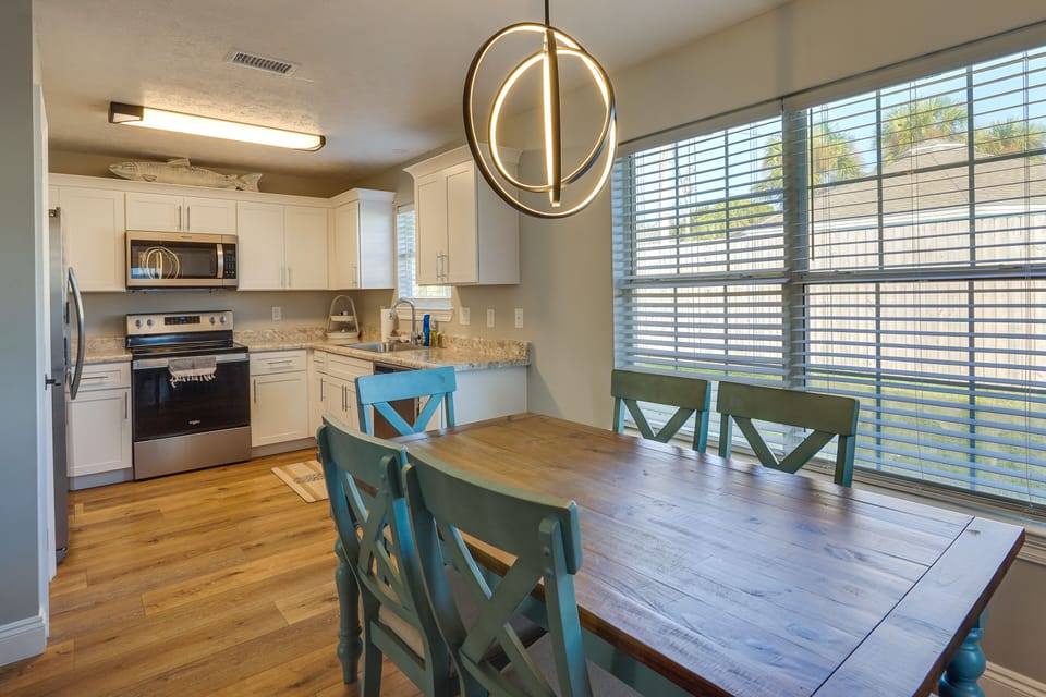 Dining Area | Dishware/Flatware | Trash Bags/Paper Towels
