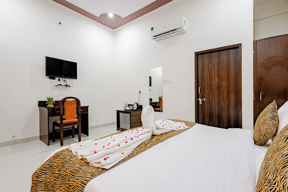 Superior Room | Desk, blackout drapes, soundproofing, iron/ironing board (on request)