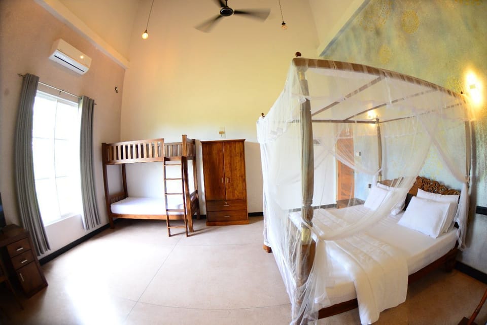 Family Room | Individually furnished, soundproofing, free WiFi